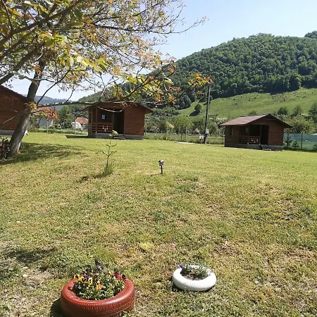 Casute Zavoi Holiday home *