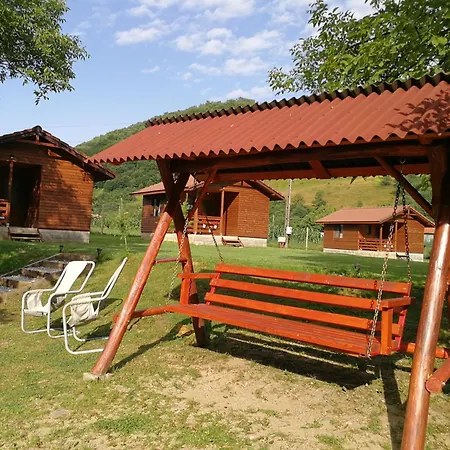 Casute Zavoi Holiday home *