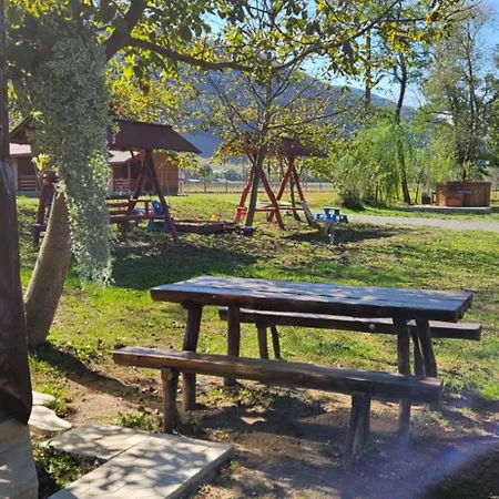 Casute Zavoi Holiday home *